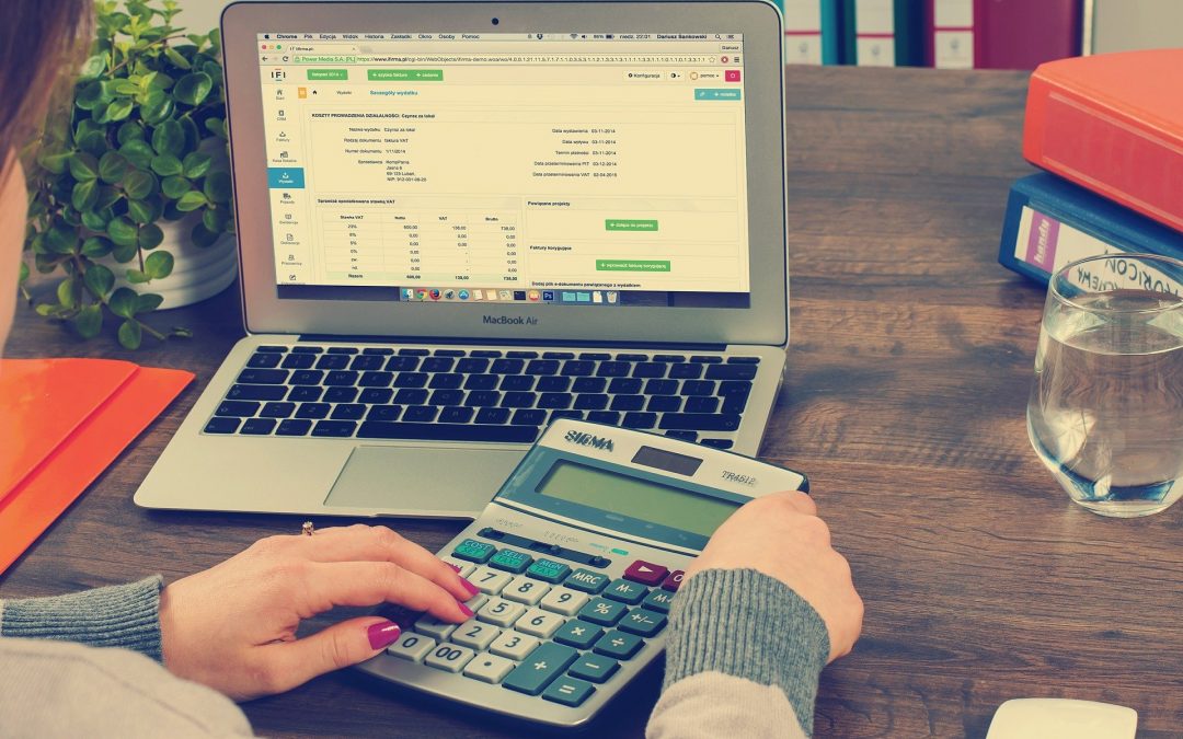 Quel statut pour mon conjoint / partenaire de PACS : collaborateur, associé ou salarié ?